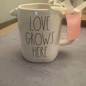 Rae Dunn Love Grows Here Mug